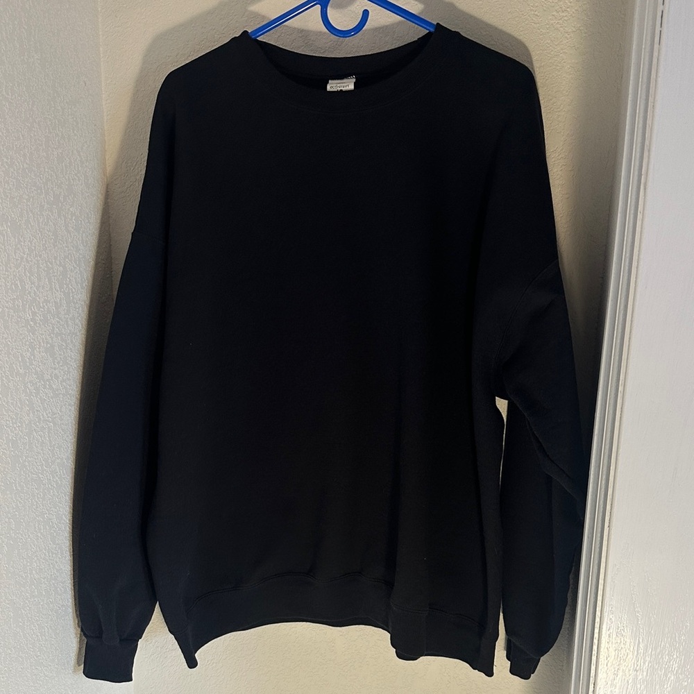 Hanes Men's Black Crewneck Sweater